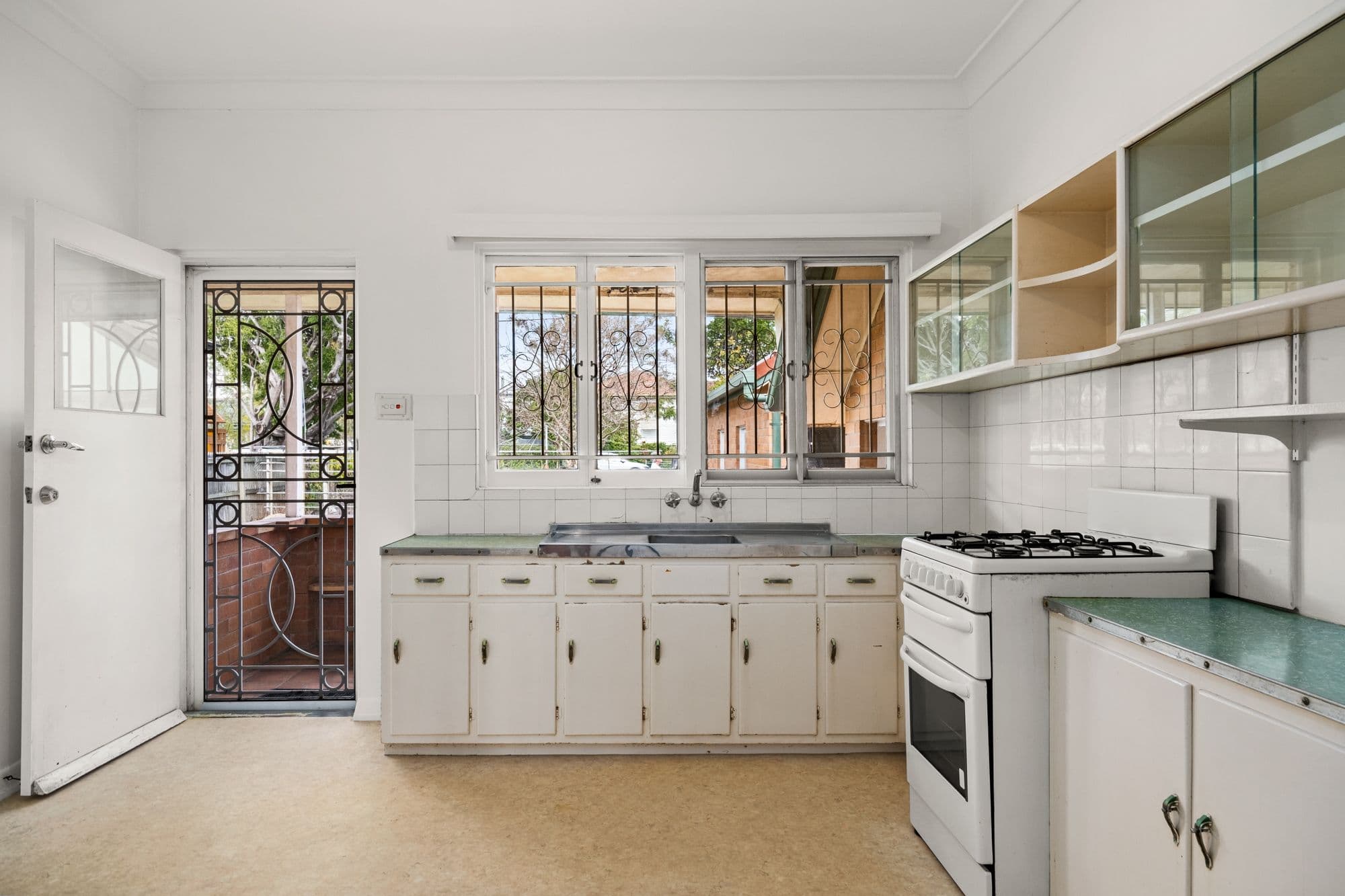 11 Strong Avenue, Graceville QLD 4075, Graceville - Thumbnail 7