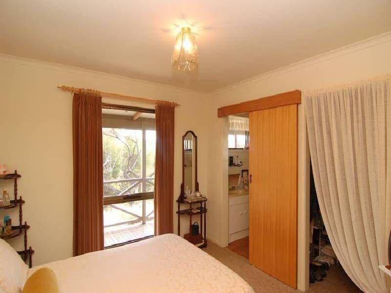 105 OLD MELBOURNE Road, LARA VIC 3212, Lara - Thumbnail 8