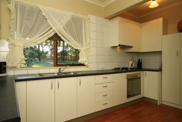 124 Wilsons Road, Heathcote VIC 3523, Heathcote - Thumbnail 3