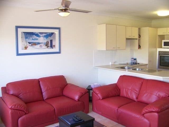 7 Redondo Avenue, MIAMI QLD 4220, Miami - Thumbnail 2