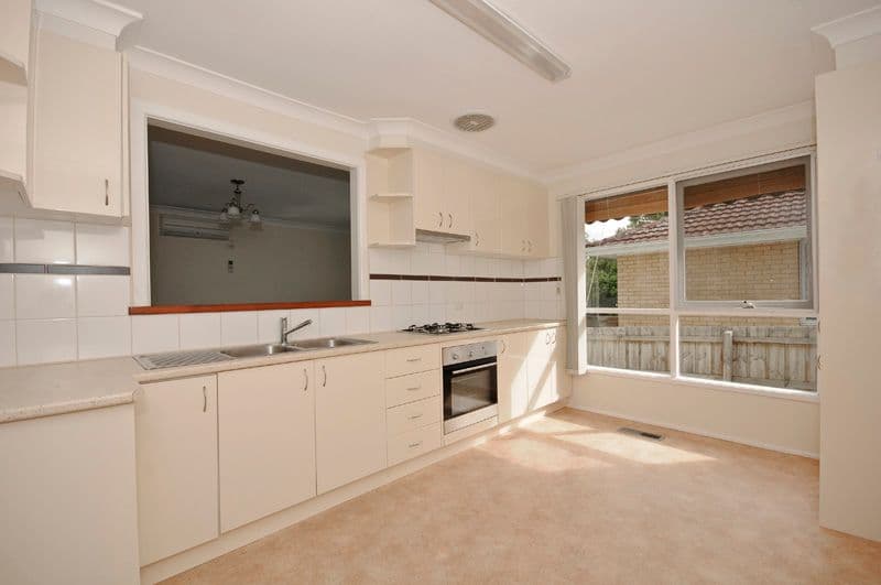 30 Cambridge Road, MOOROOLBARK VIC 3138, Mooroolbark - Thumbnail 3