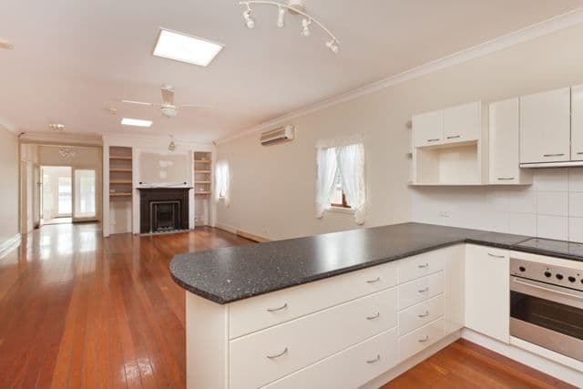 28 Bondi Avenue, MERMAID BEACH QLD 4218, Mermaid Beach - Thumbnail 2