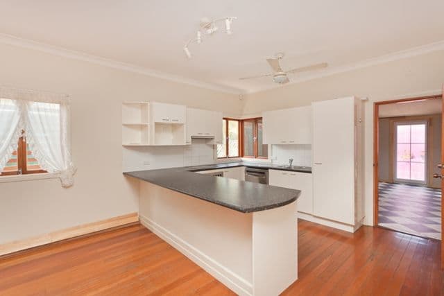 28 Bondi Avenue, MERMAID BEACH QLD 4218, Mermaid Beach - Thumbnail 5