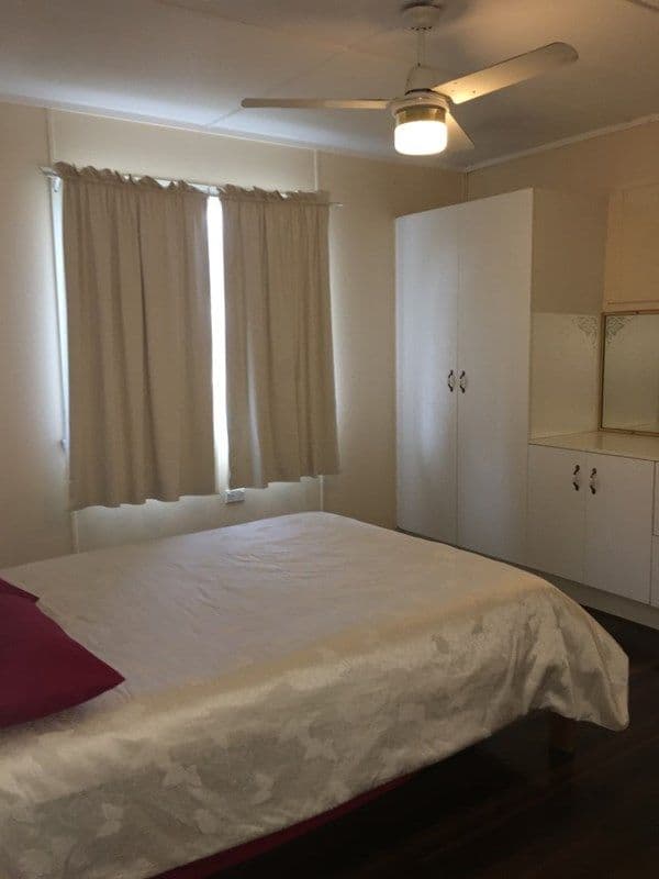 11 Renshaw Street, Park Avenue QLD 4701, Park Avenue - Thumbnail 5