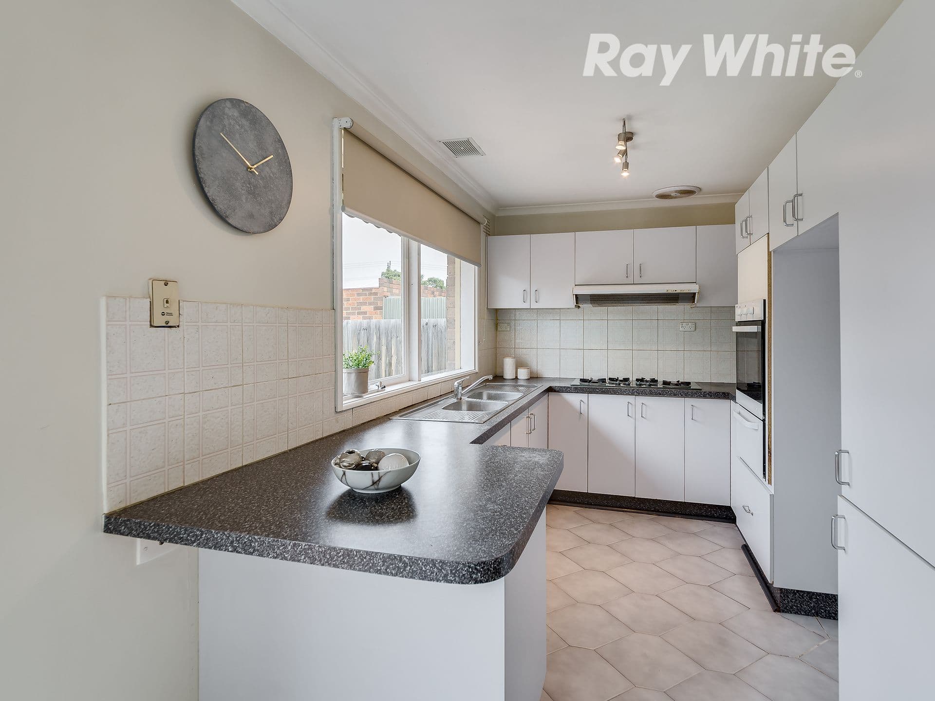 4 Maywood Drive, Epping VIC 3076, Epping - Thumbnail 2