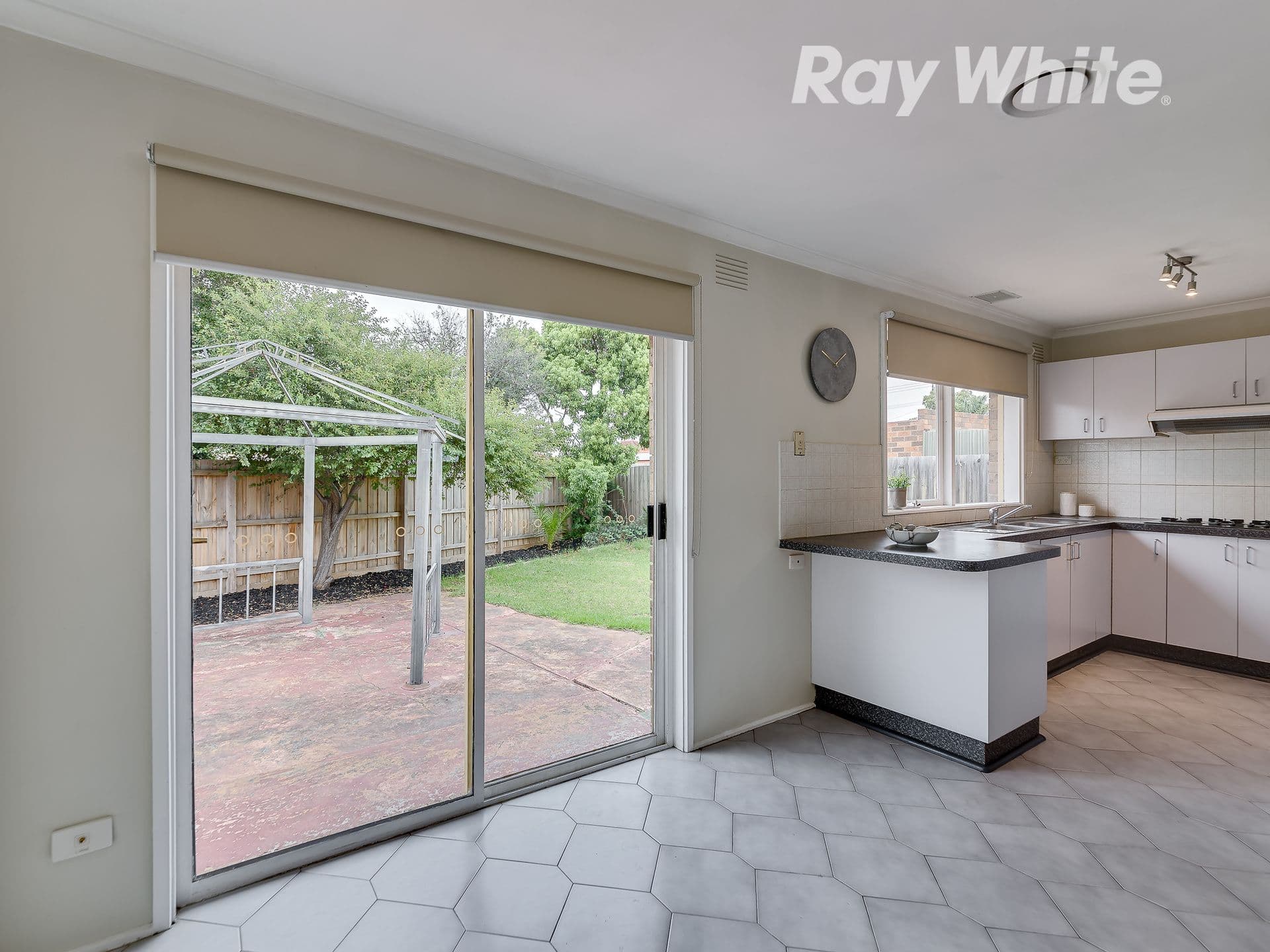 4 Maywood Drive, Epping VIC 3076, Epping - Thumbnail 4