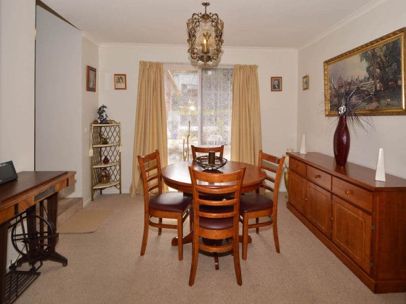 30 Vineyard Road, SUNBURY VIC 3429, Sunbury - Thumbnail 2