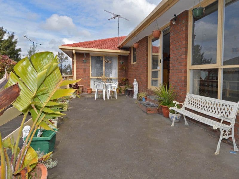 30 Vineyard Road, SUNBURY VIC 3429, Sunbury - Thumbnail 3