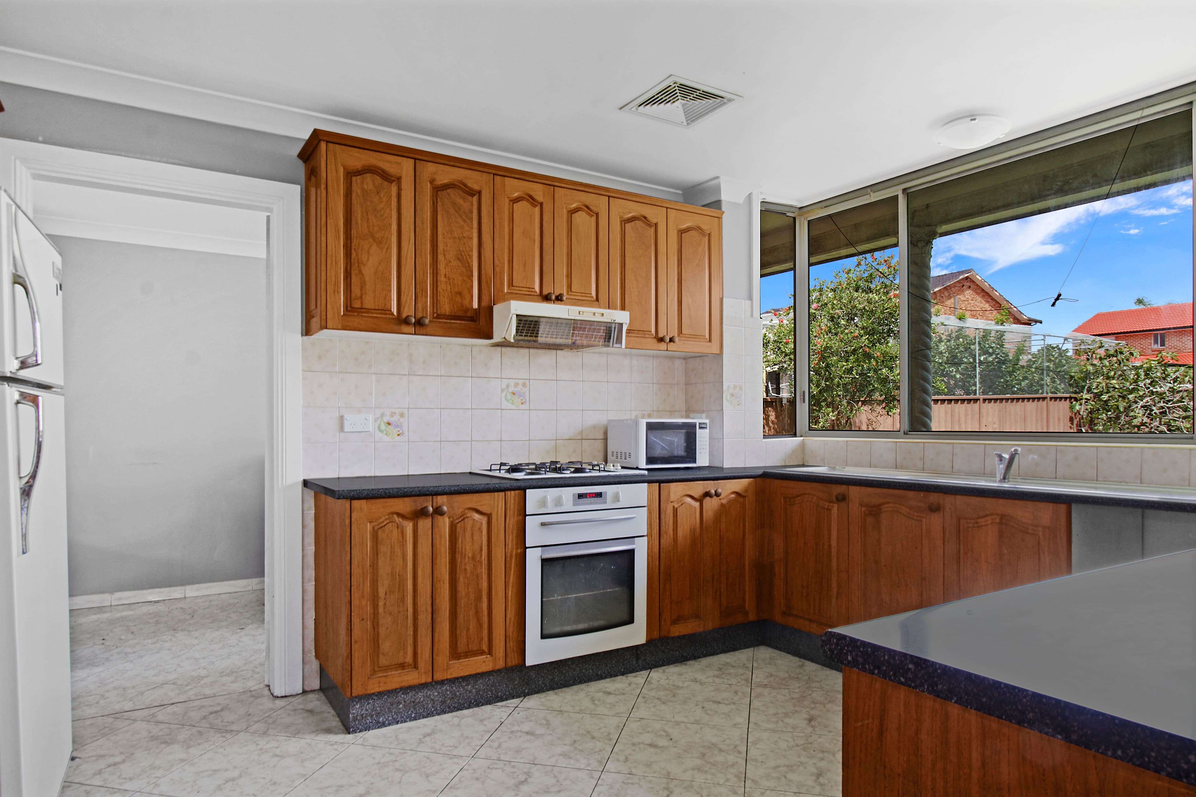 11 Mansfield Street, Wetherill Park NSW 2164, Wetherill Park - Thumbnail 3