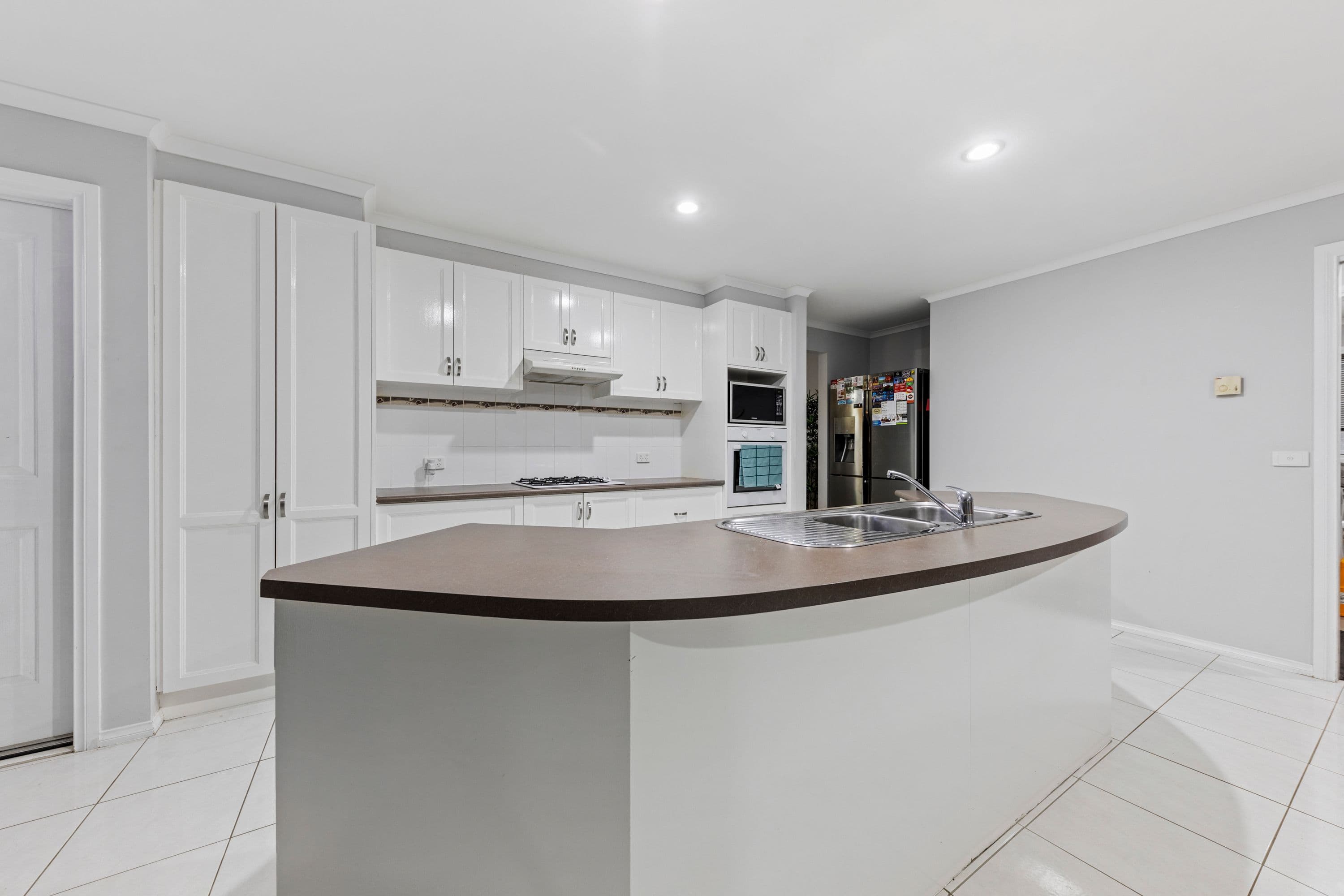25 Reidel Avenue, Pakenham VIC 3810, Pakenham - Thumbnail 3