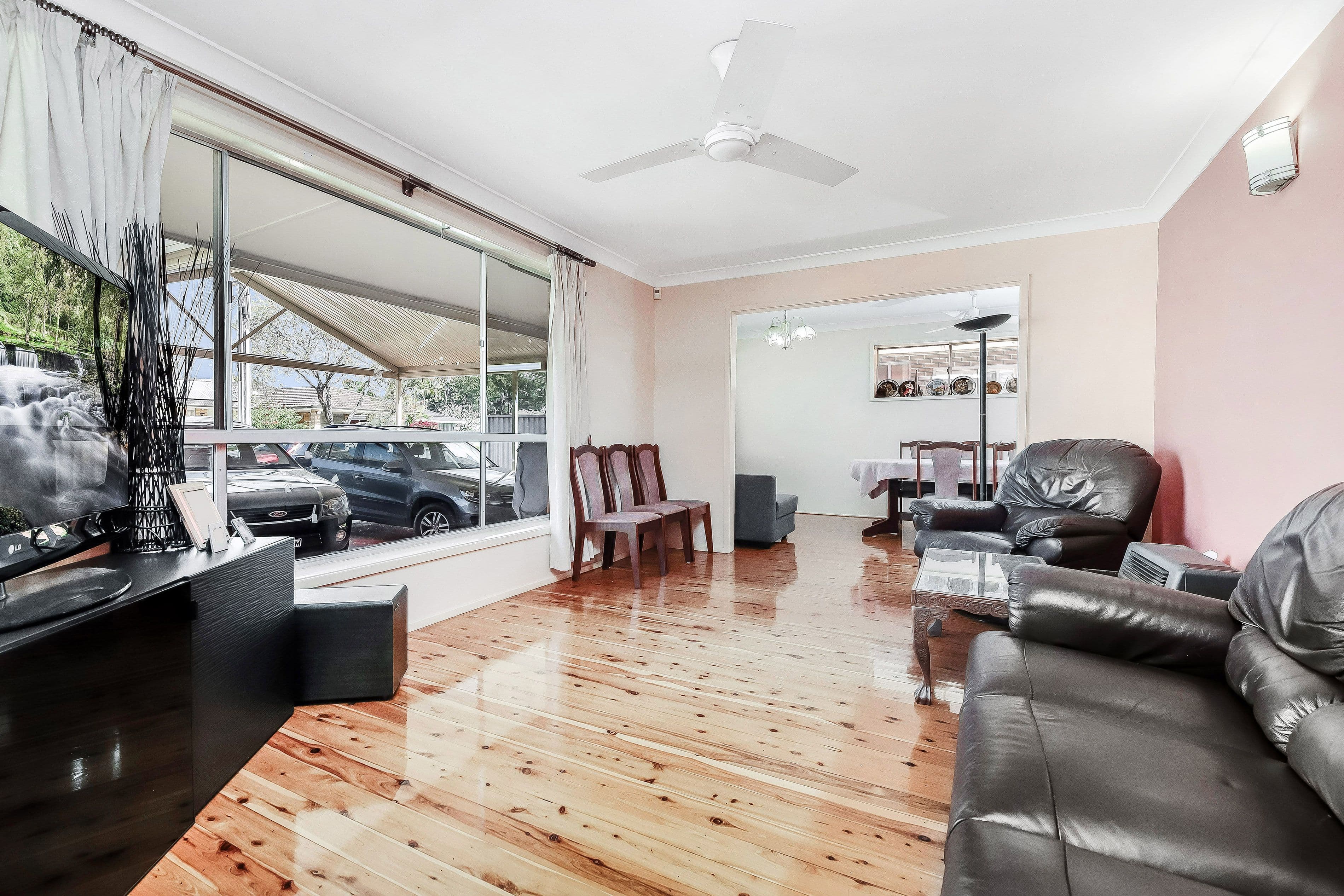 9 Lurnea Avenue, Georges Hall - Thumbnail 2