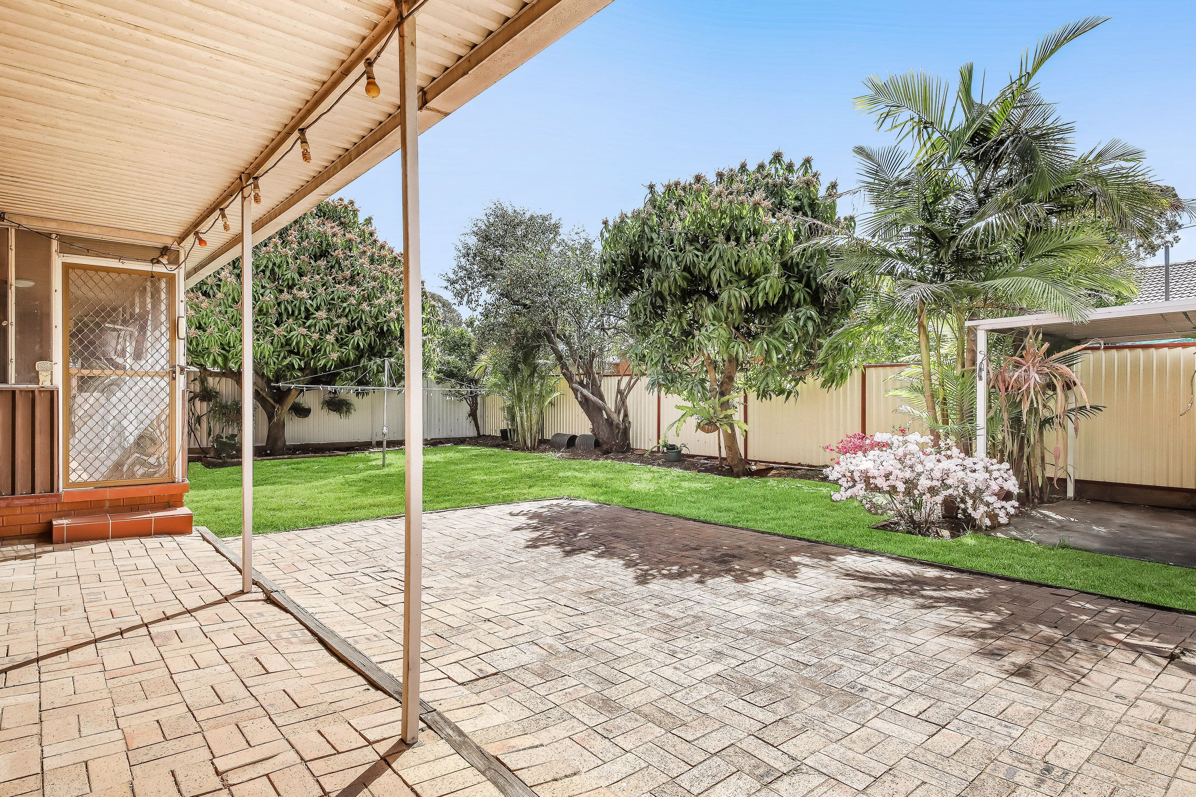 9 Lurnea Avenue, Georges Hall - Thumbnail 8