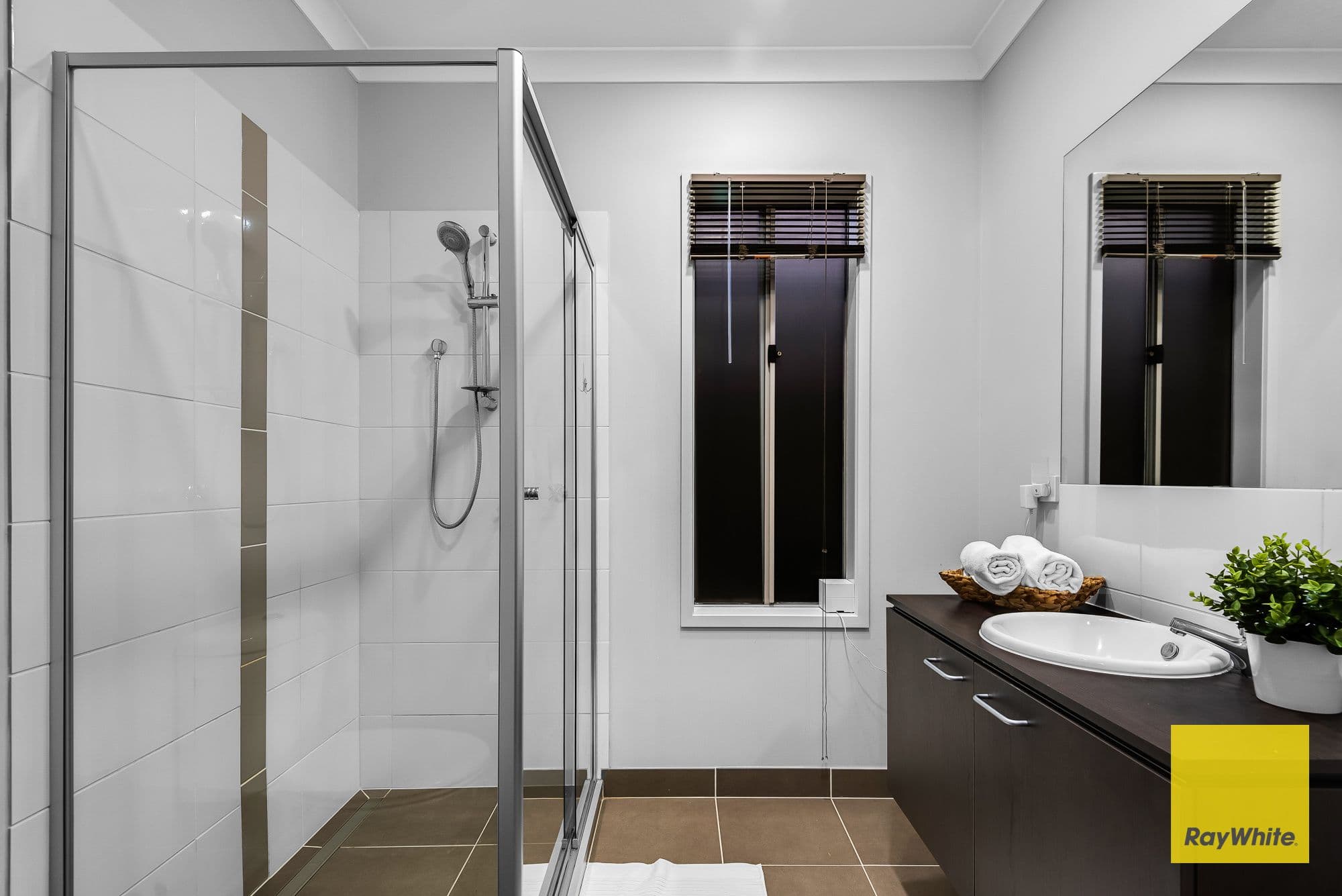 24 Omaroo Street, Truganina VIC 3029, Truganina - Thumbnail 3
