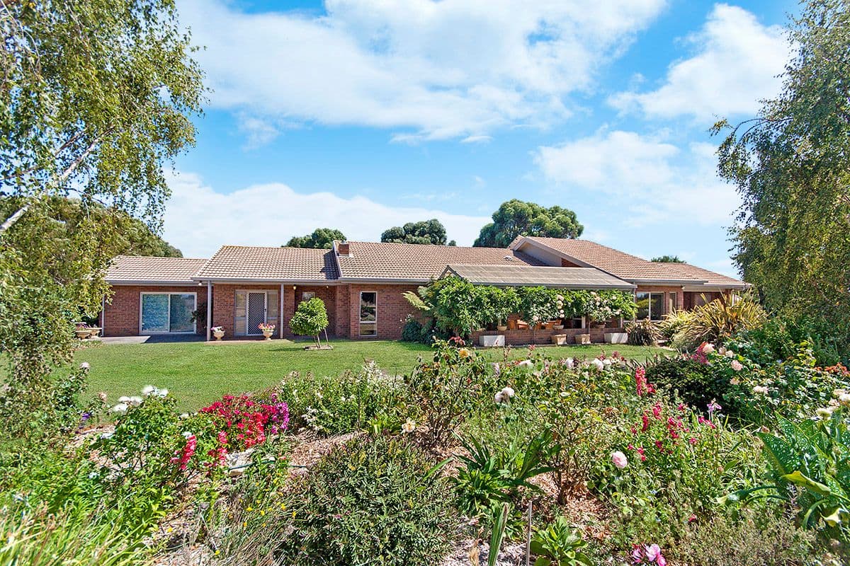135 Robsons Road, Hamilton VIC 3300, Hamilton - Image 1