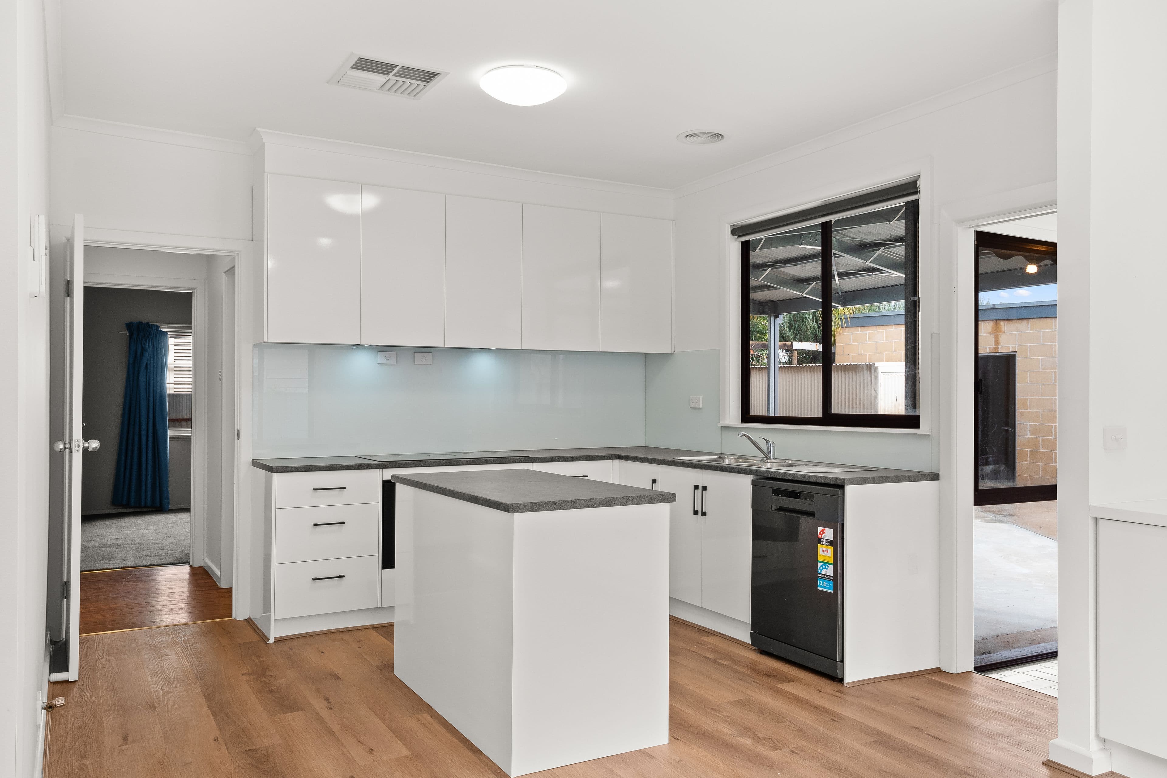 15 Le Amon Avenue, Mildura VIC 3500, Mildura - Thumbnail 2