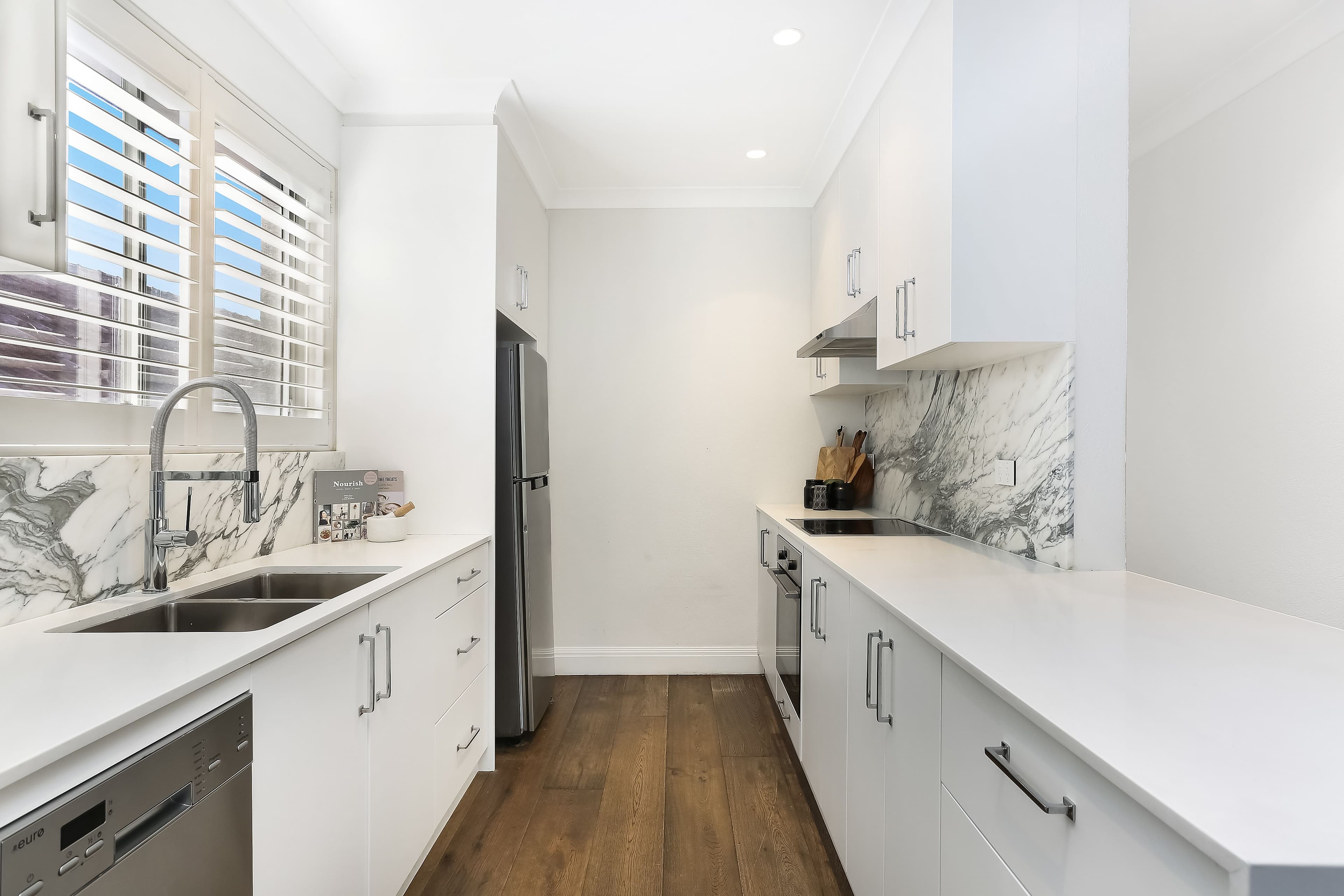 16 Carr Street, Coogee NSW 2034, Coogee - Thumbnail 2