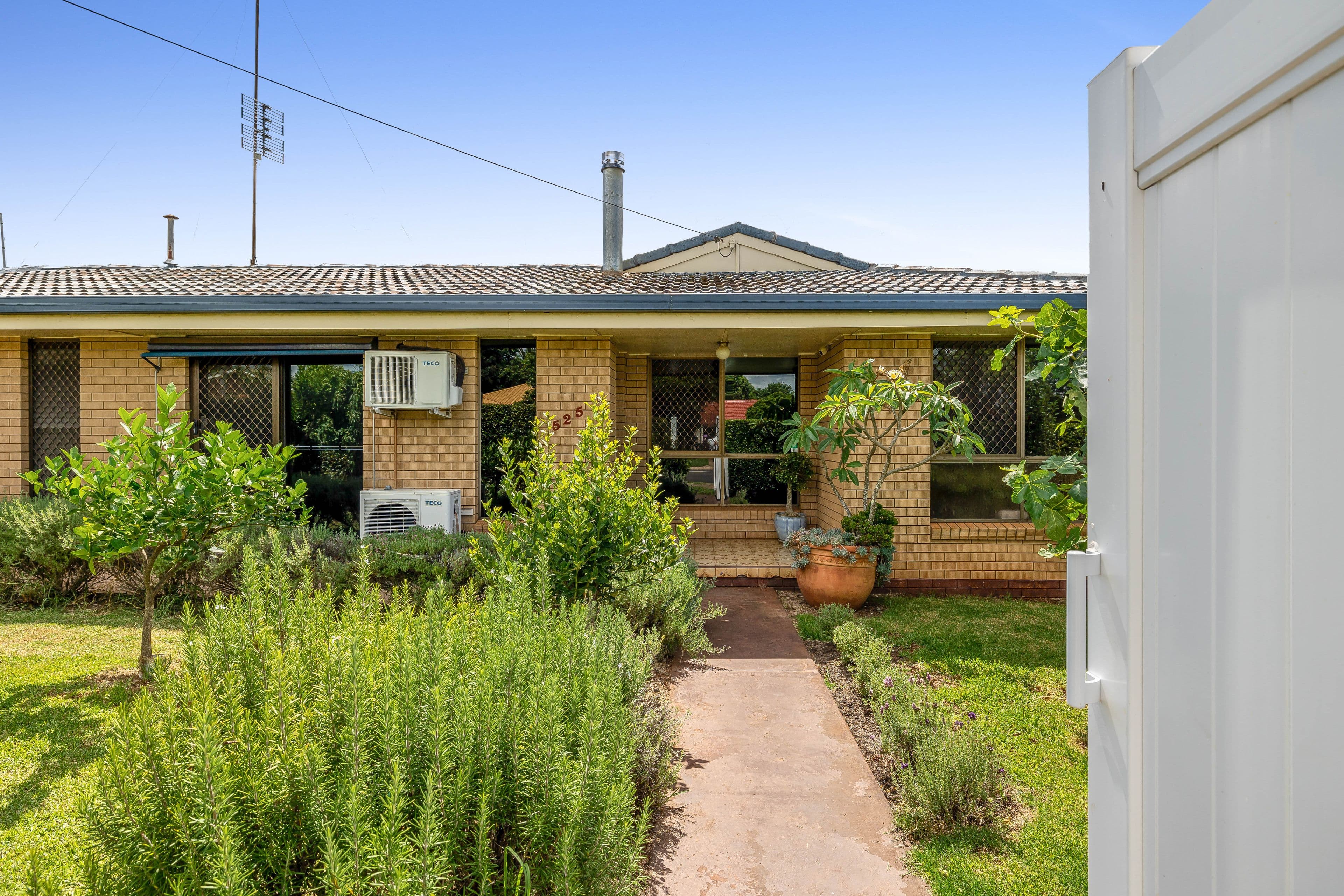 525 Greenwattle Street, Glenvale QLD 4350, Glenvale - Image 1
