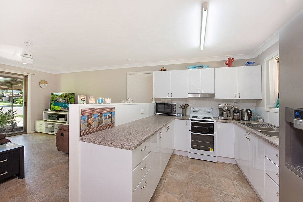 9 Sunbird Chase, Parrearra QLD 4575, Parrearra - Thumbnail 2