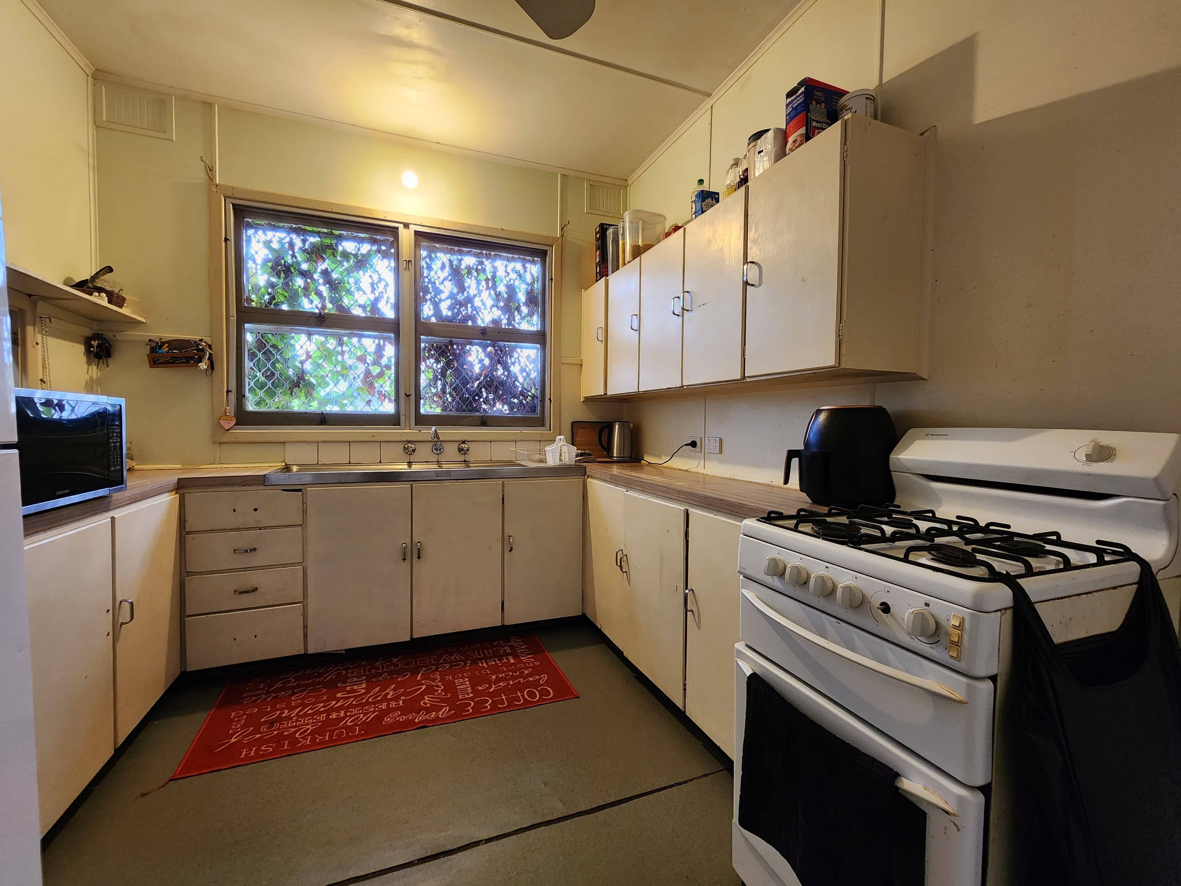 37 Douglas Street, Carnarvon WA 6701, South Carnarvon - Thumbnail 2