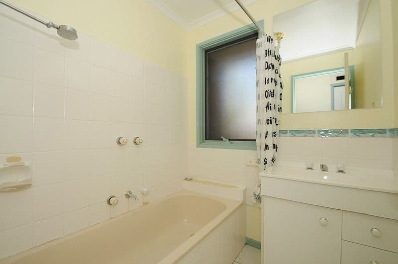 21 Dorchester Crescent, CARRUM DOWNS VIC 3201, Carrum Downs - Thumbnail 8