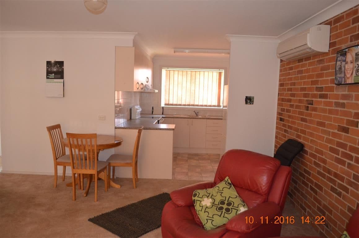 40 Carey Street, Tumut - Thumbnail 3