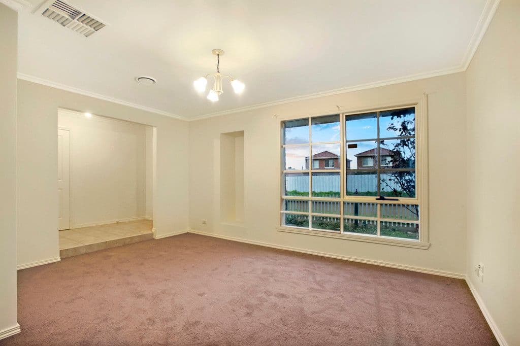 4 Sutton Street, Reservoir VIC 3073, Reservoir - Thumbnail 2