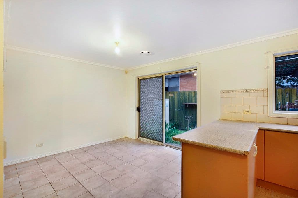 4 Sutton Street, Reservoir VIC 3073, Reservoir - Thumbnail 3