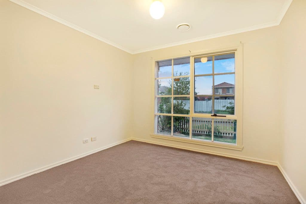 4 Sutton Street, Reservoir VIC 3073, Reservoir - Thumbnail 6