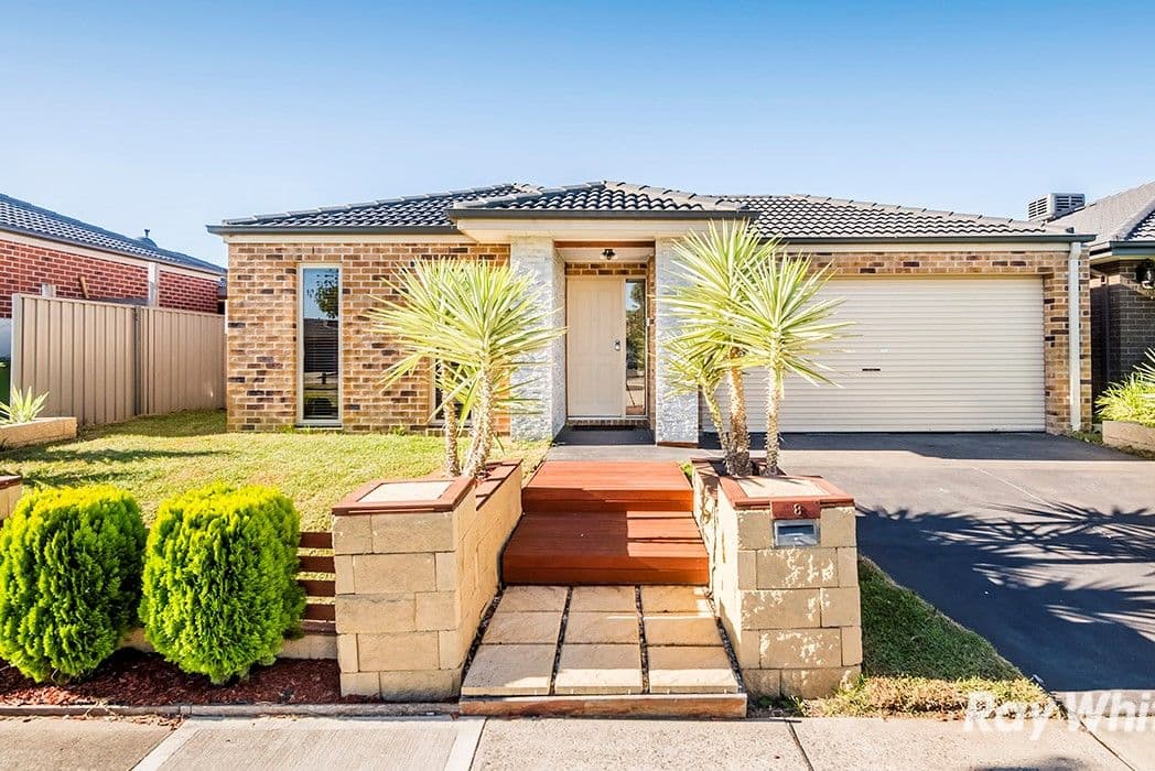 8 Limerick Road, Cranbourne East VIC 3977, Cranbourne East - Image 1