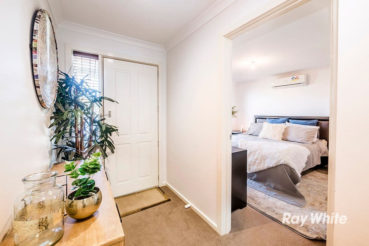 8 Limerick Road, Cranbourne East VIC 3977, Cranbourne East - Thumbnail 2