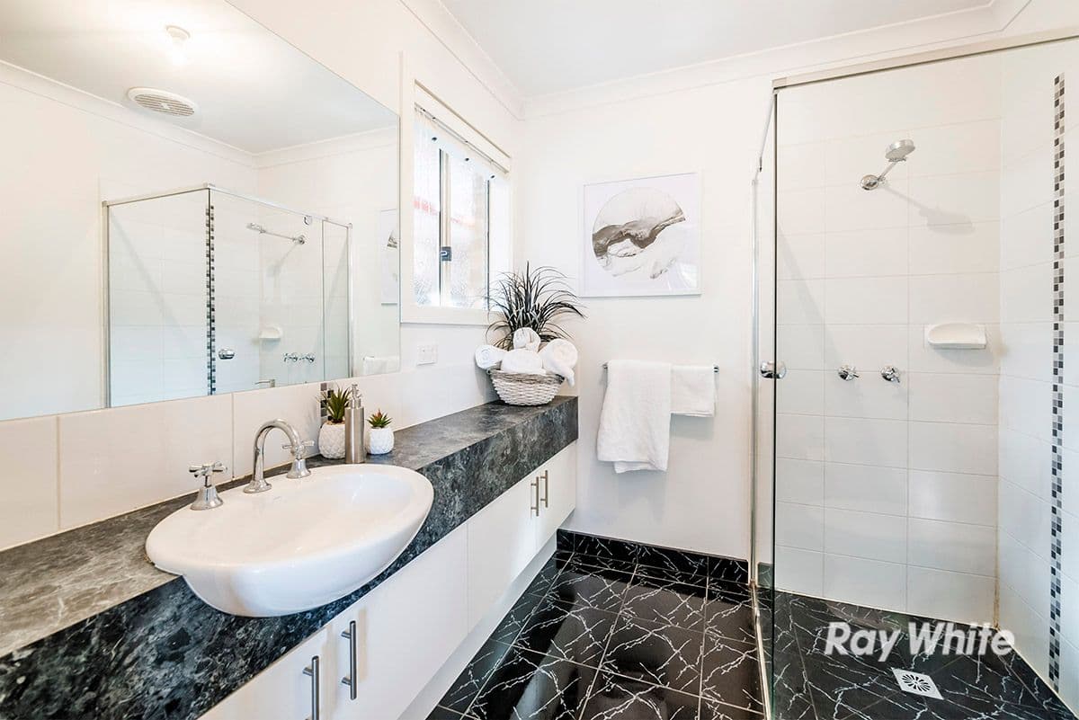 8 Limerick Road, Cranbourne East VIC 3977, Cranbourne East - Thumbnail 4