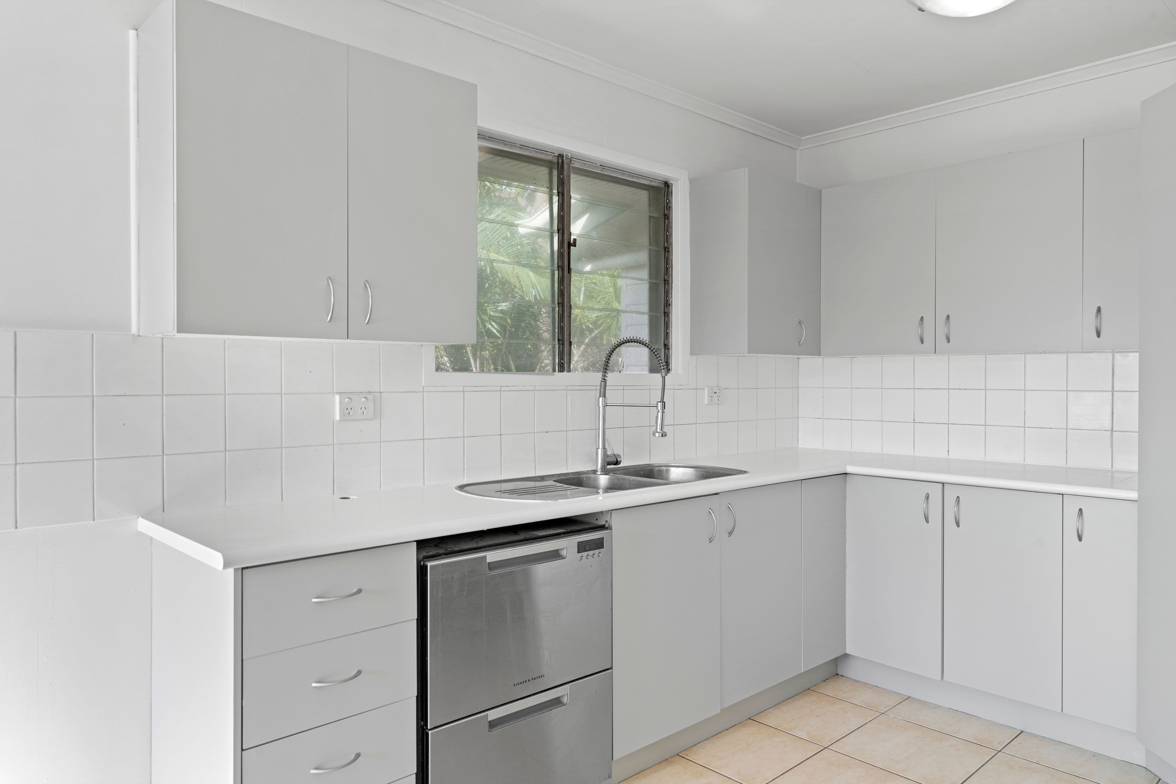 14 Flinders Drive, Leichhardt QLD 4305, Leichhardt - Thumbnail 5
