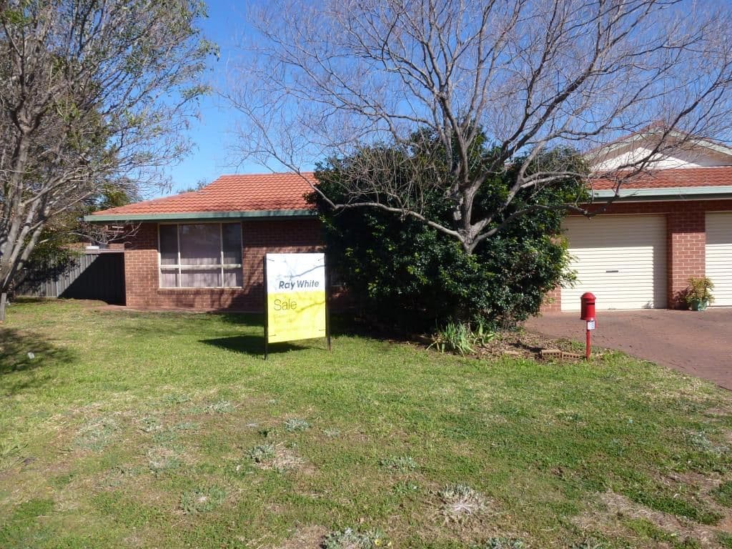 1B Flinders Close, DUBBO NSW 2830, Dubbo - Image 1