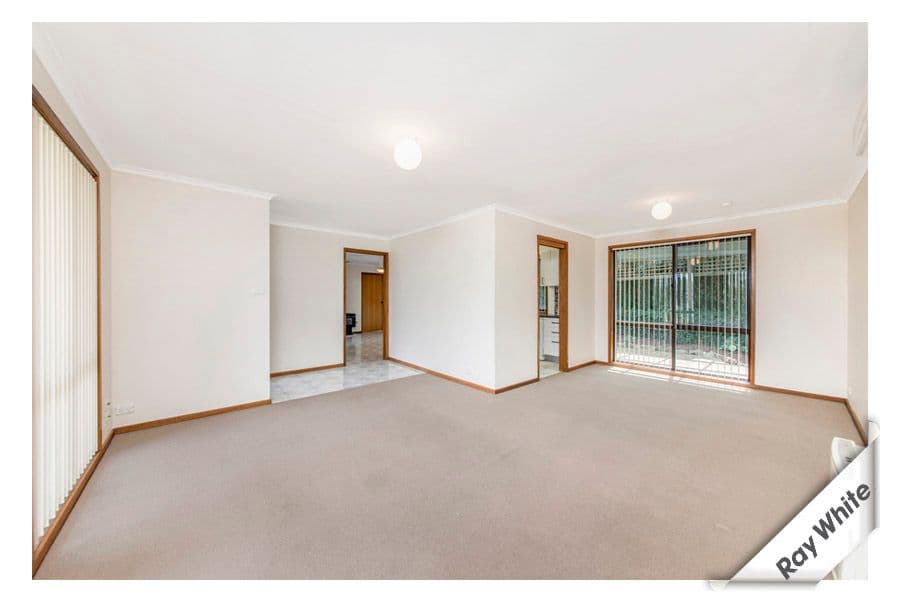 32 Crest Park Parade, Queanbeyan NSW 2620, Queanbeyan West - Thumbnail 3