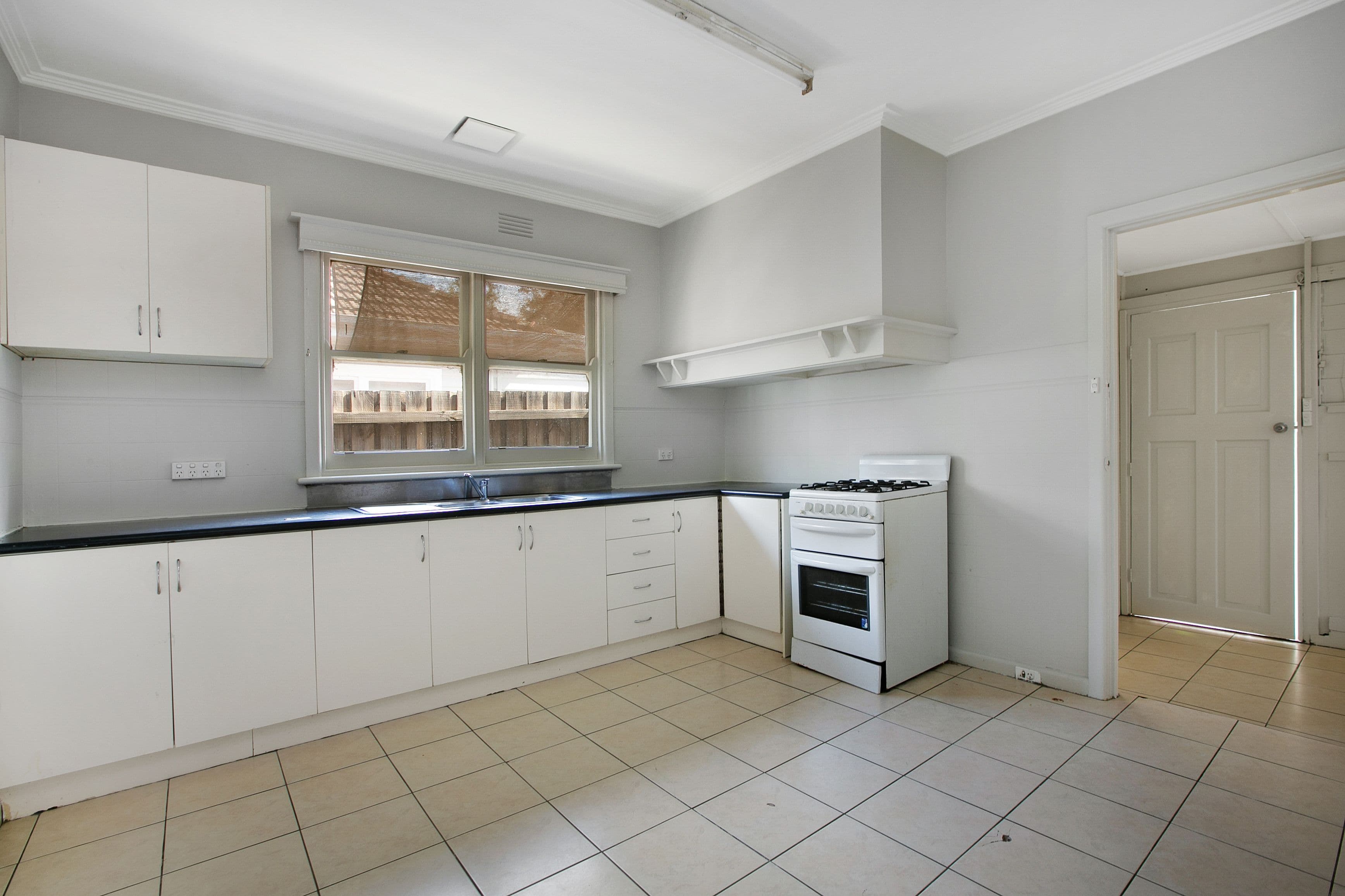 18 Thrower Street, Reservoir VIC 3073, Reservoir - Thumbnail 3