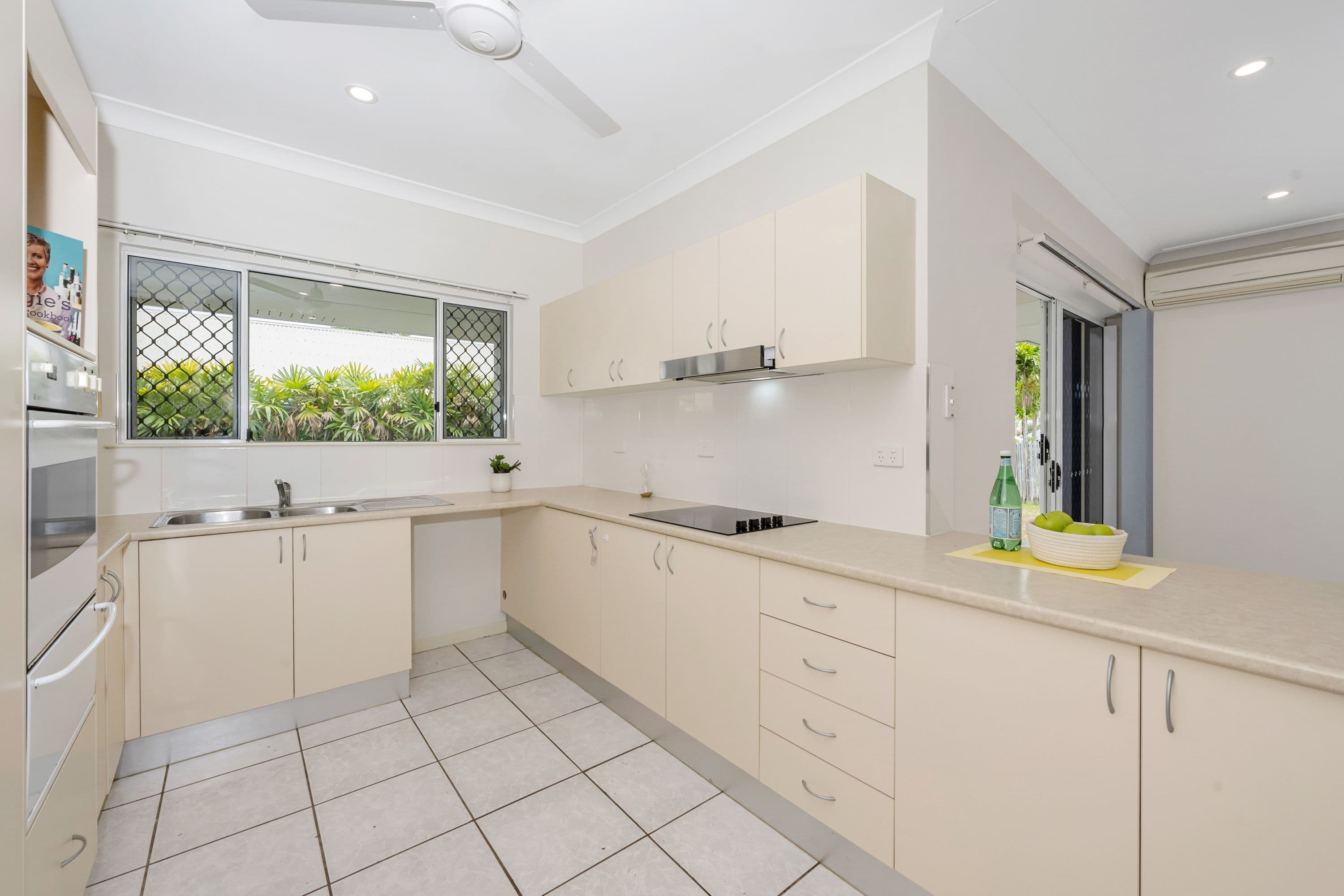 5 Saint Pauls Court, Mount Louisa QLD 4814, Mount Louisa - Thumbnail 4