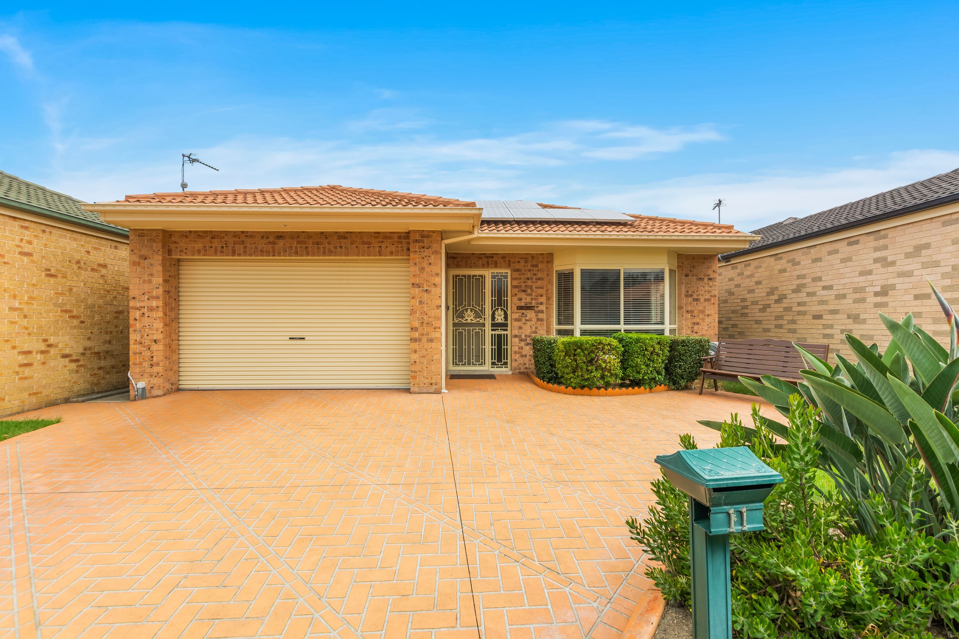 11 Streeton Avenue, Kanahooka - Image 1