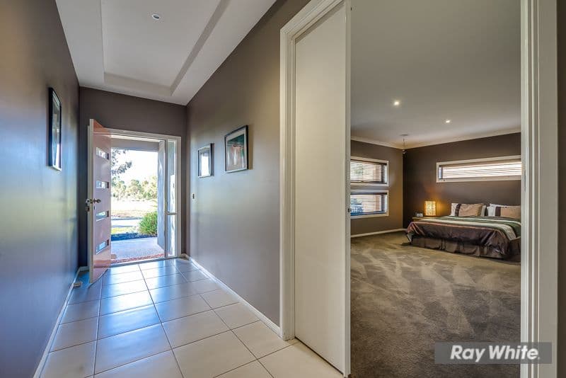 14 Carbine Avenue, Tarneit VIC 3029, Tarneit - Thumbnail 2