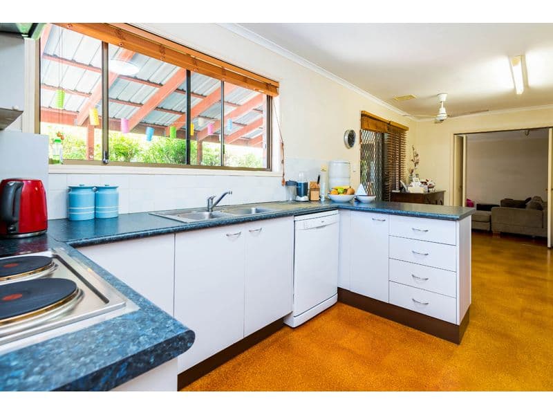 14 Sieben Street, WISHART QLD 4122, Wishart - Thumbnail 4