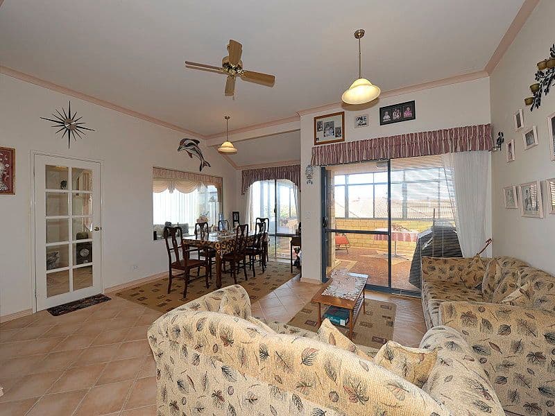 11 PLOVER Rise, HALLS HEAD WA 6210, Halls Head - Thumbnail 8