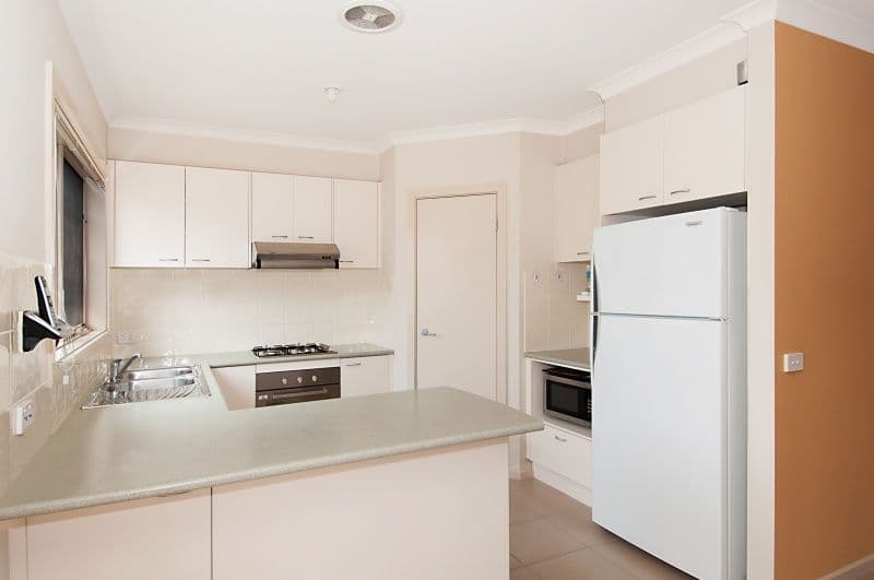 72 Clifton Park Drive, CARRUM DOWNS VIC 3201, Carrum Downs - Thumbnail 2
