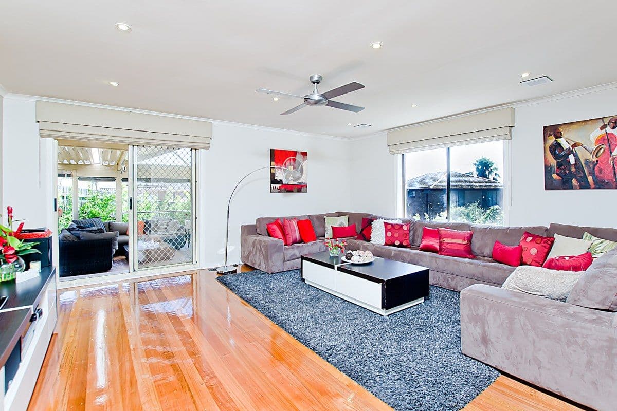 8 Banks Place, GLADSTONE PARK VIC 3043, Gladstone Park - Thumbnail 2