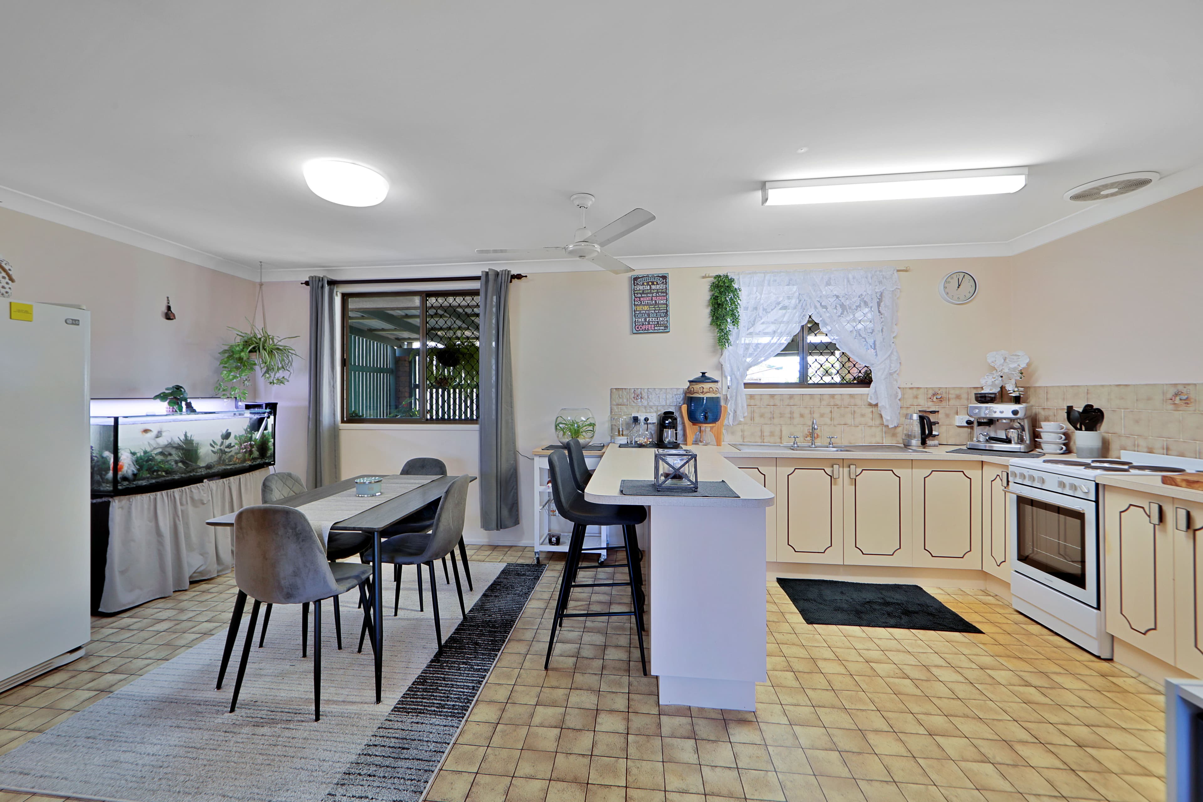 45 Mccarthy Road, Avenell Heights QLD 4670, Avenell Heights - Thumbnail 7