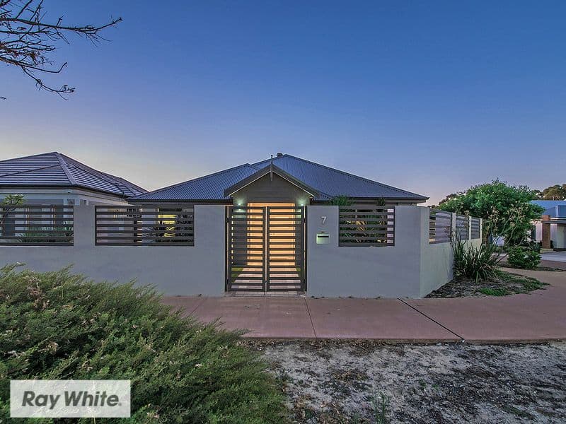7 Pexton Drive, South Guildford WA 6055, South Guildford - Thumbnail 4