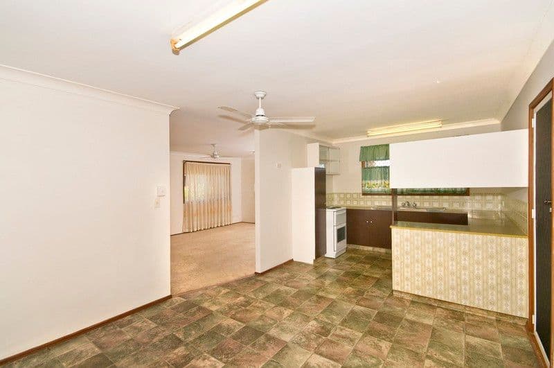 129 Townson Avenue, PALM BEACH QLD 4221, Palm Beach - Thumbnail 2
