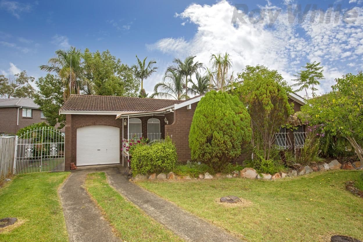 7 Weipa Close, Green Valley - Image 1