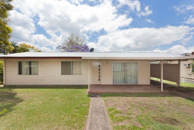7 Hutchins Street, TIVOLI QLD 4305, Tivoli - Thumbnail 2