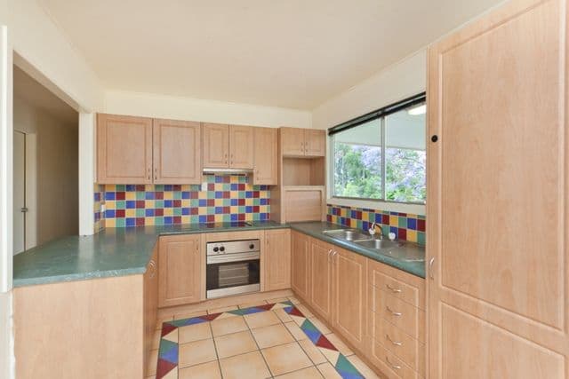 7 Hutchins Street, TIVOLI QLD 4305, Tivoli - Thumbnail 3