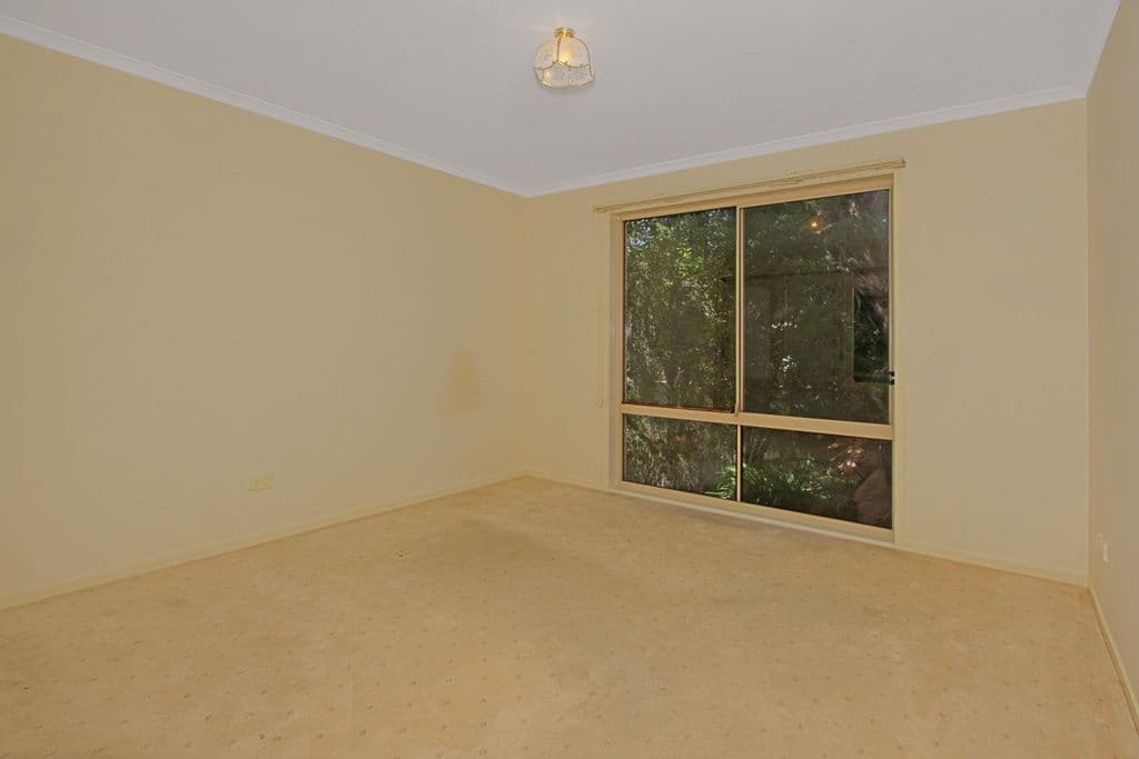 17 Eric Fenning Drive, Surf Beach - Thumbnail 5