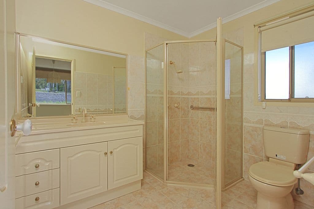 17 Eric Fenning Drive, Surf Beach - Thumbnail 8